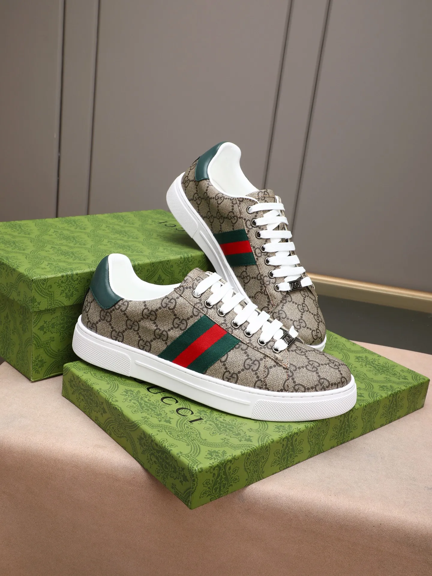 Men's shoes 💰400 [running volume version] GUGGI white shoe series! The fabric is made of imported cowhide➕Gucci special material➕sheep lining➕original rubber outsole, men's size 38-44 (45 can be customized)